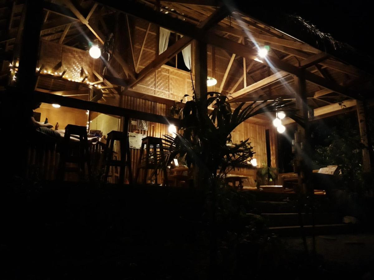 סיקיהור Lazy Lizard Hostel מראה חיצוני תמונה